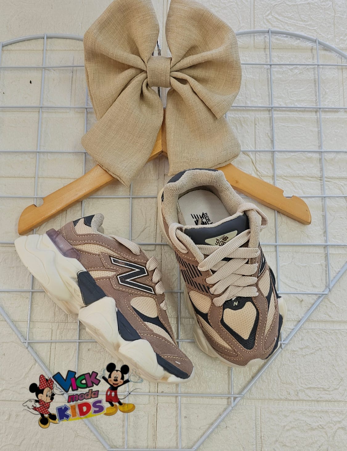 Tênis New Balance 9060