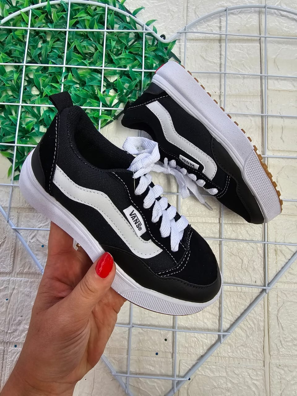 Tênis Vans esportivo